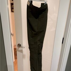 GAP Men's Dark Olive Utility Cargo Pants